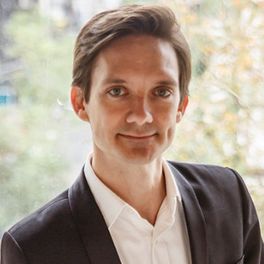 Thorsten Neumann (龚拓思)